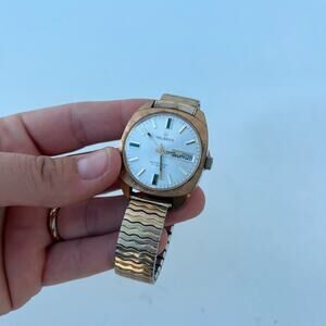 Vintage Helbros Men’s 60s Gold Men’s Self-Winding 17 Jewels Day Date Watch